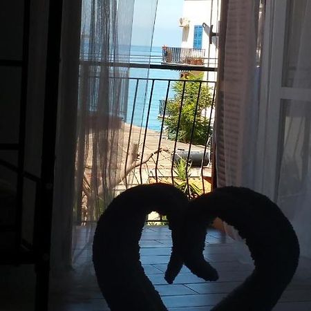 A Due Passi Dal Mare Bed & Breakfast Acquappesa Exterior photo