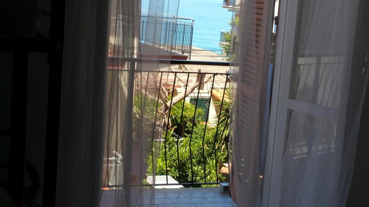 A Due Passi Dal Mare Bed & Breakfast Acquappesa Exterior photo